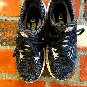 Black and lavender on cloud shoes size 8.